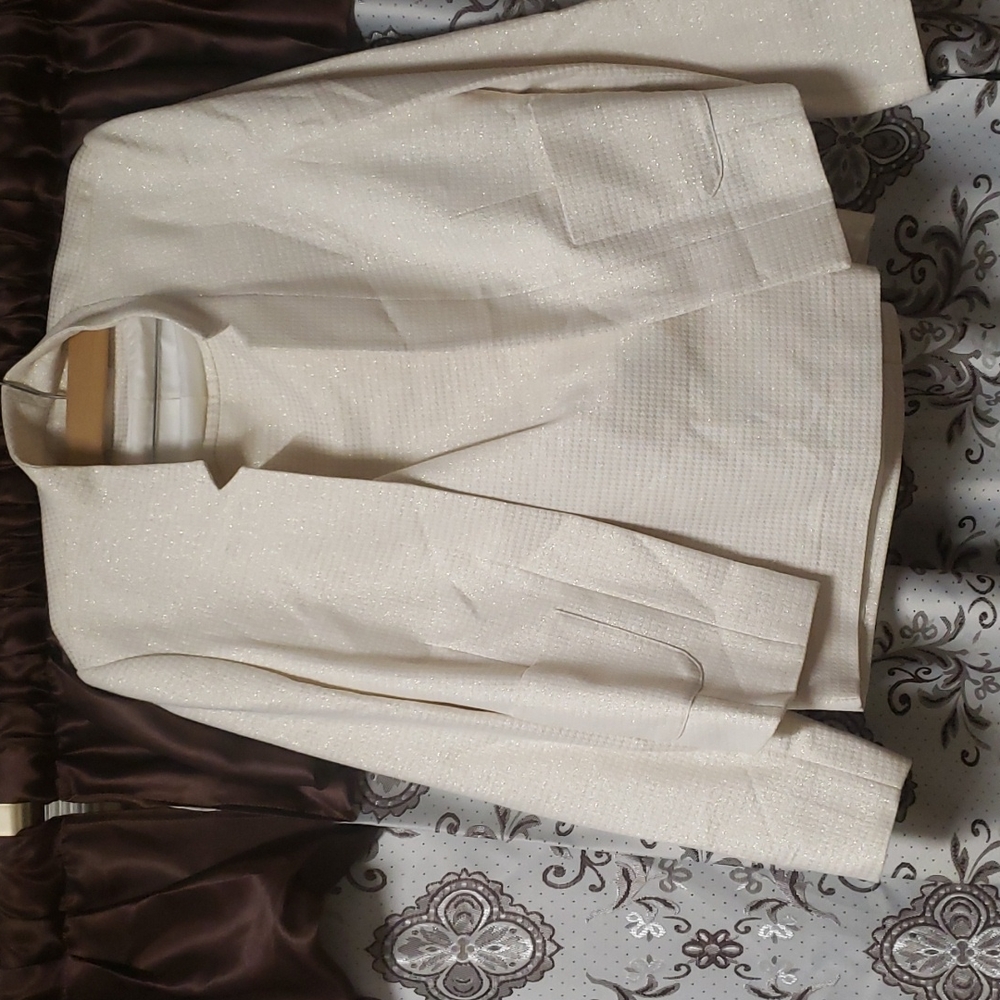 Skirt suit, size 14 petite